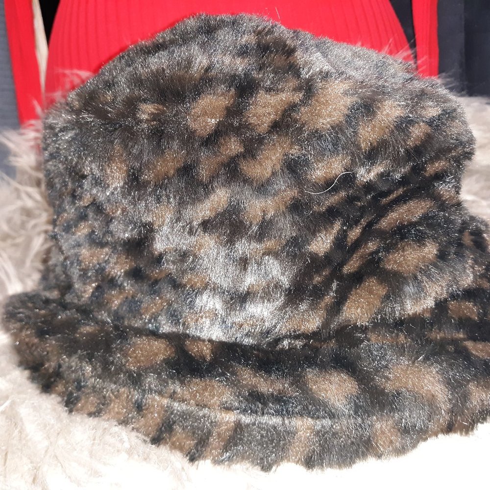 (Listing# 74) FAUX FUR Hat